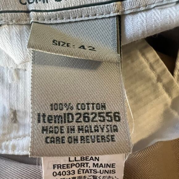 L.L. Bean Comfort Waist  Dress pant men’s 42x32 khaki pleated - Picture 5 of 7